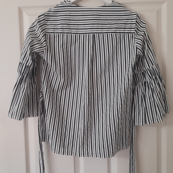 HOST PICK♣️Forcast Striped V-neck Blouse Size 6 - Picture 6 of 9